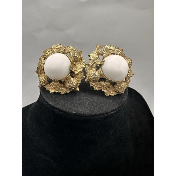 Vintage White Cabochon Gold Tone Pomegranate Cufflinks Unique Statement